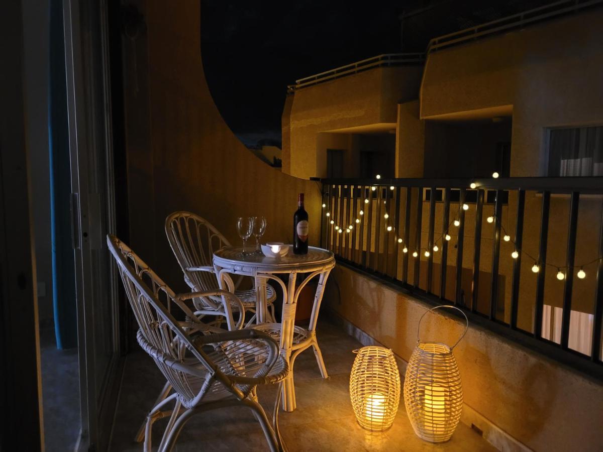 Gold Oasis Apartment เอลเมดาโน ภายนอก รูปภาพ